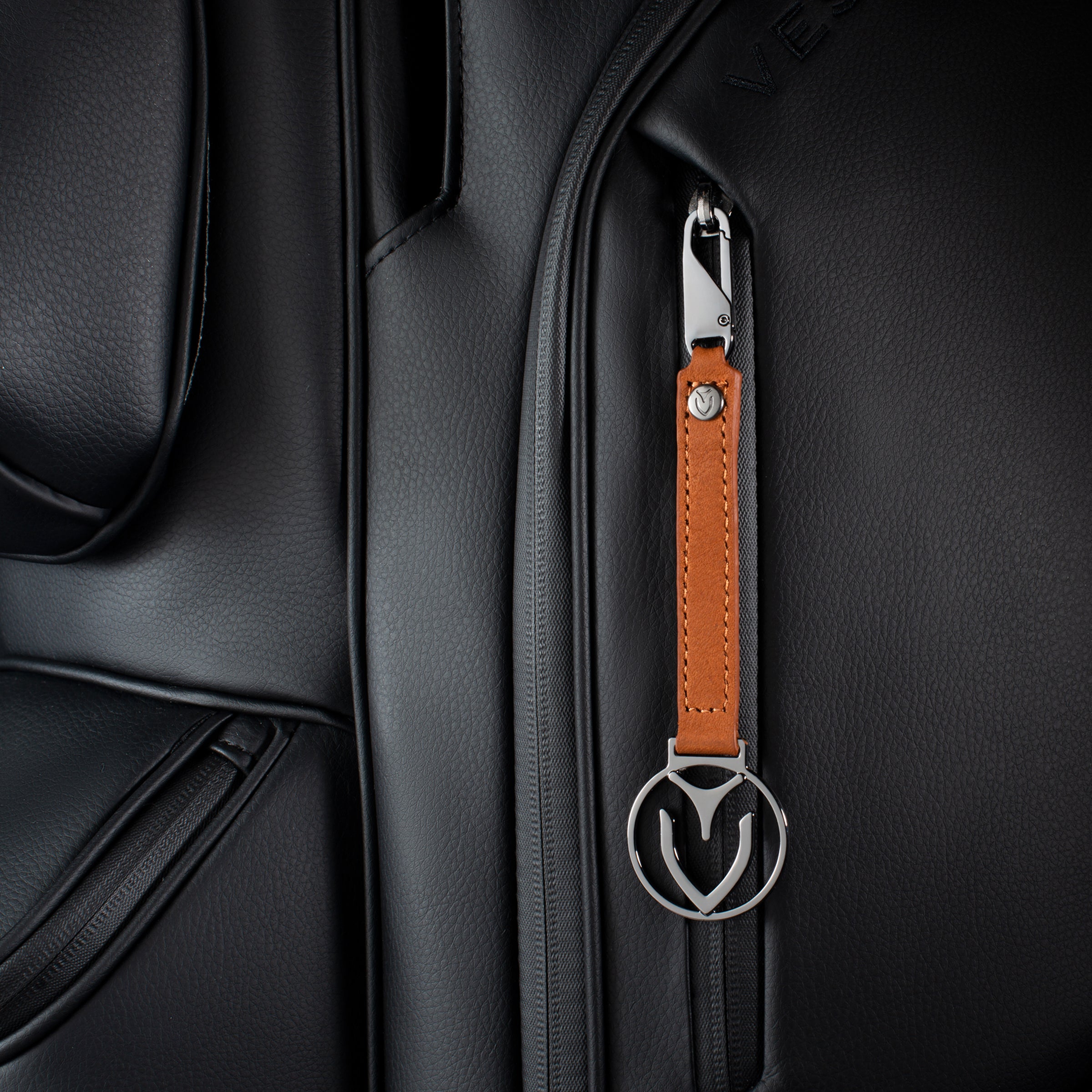 Medallion Logo Pull Brown