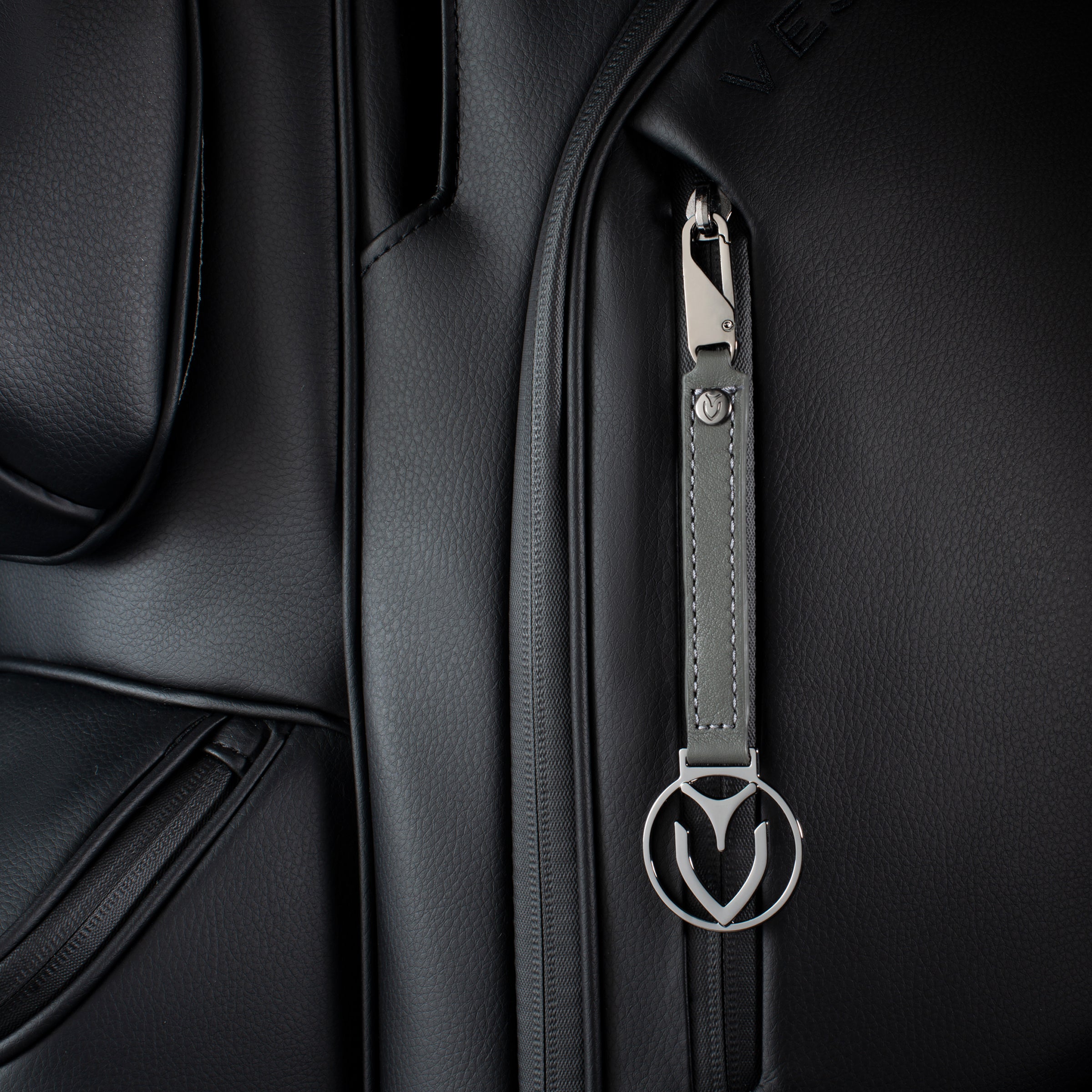 Medallion Logo Pull Gray